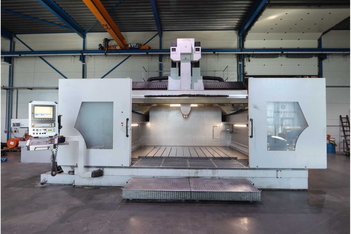 Immagine asta Asta online di macchine per la produzione di stampi, tra cui fresatrice a portale Zimmerman FZ33