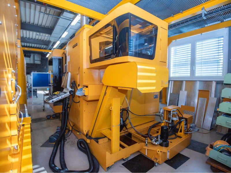 DMG MORI NTX 1000  2017