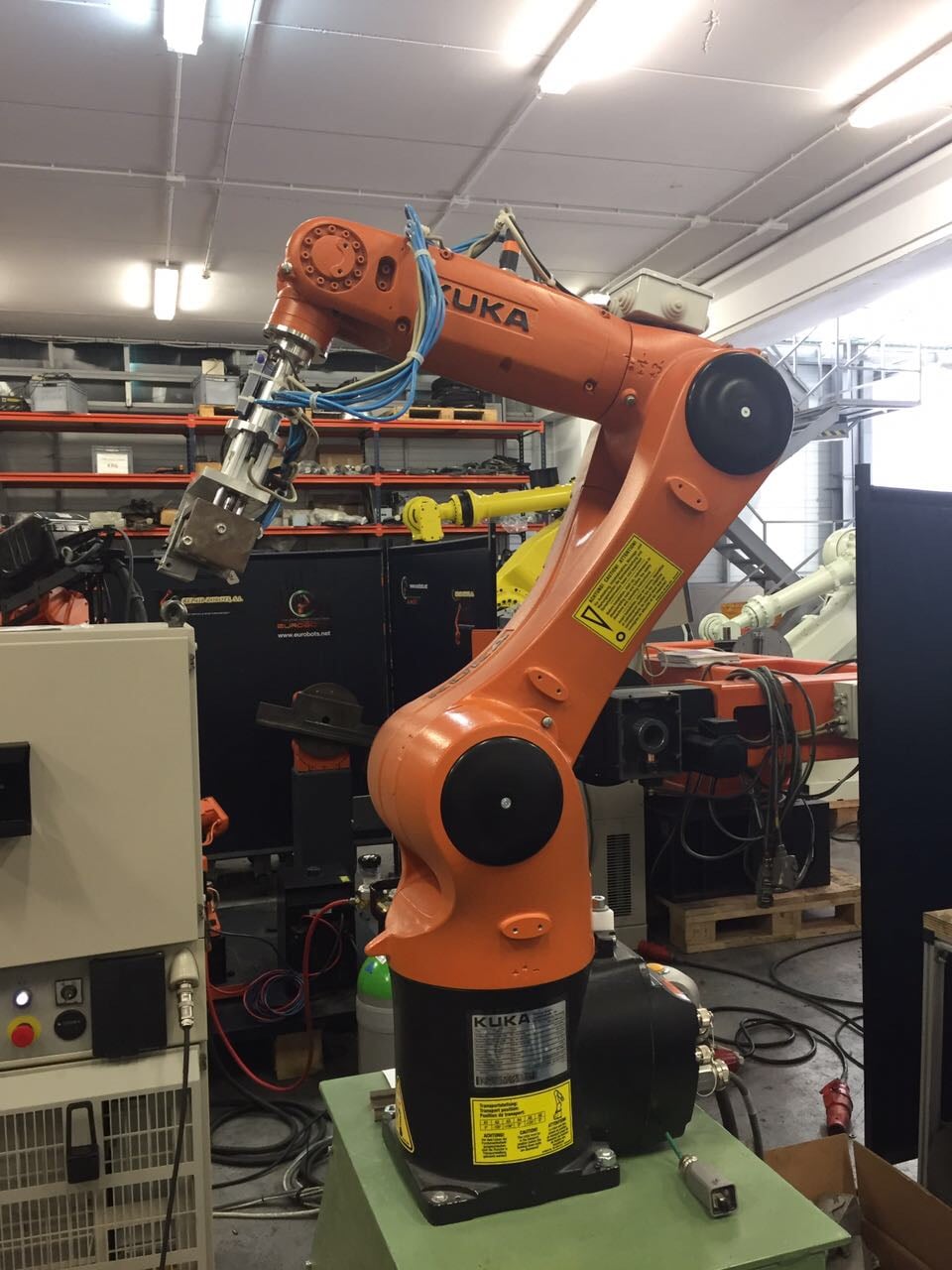 KUKA AGILUS KR6 R900  2013