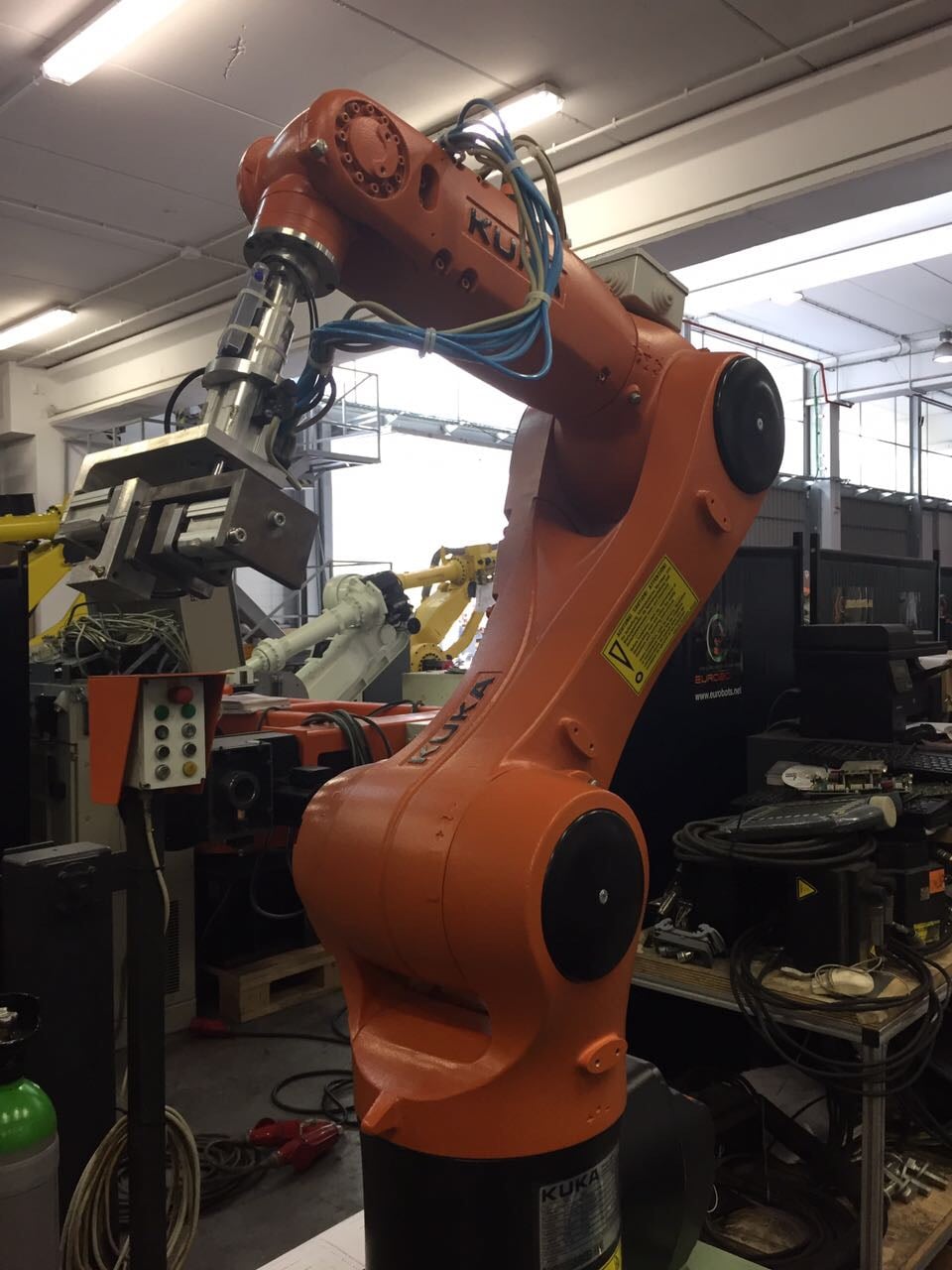 KUKA AGILUS KR6 R900  2013