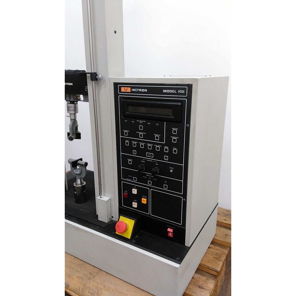 INSTRON 1011 