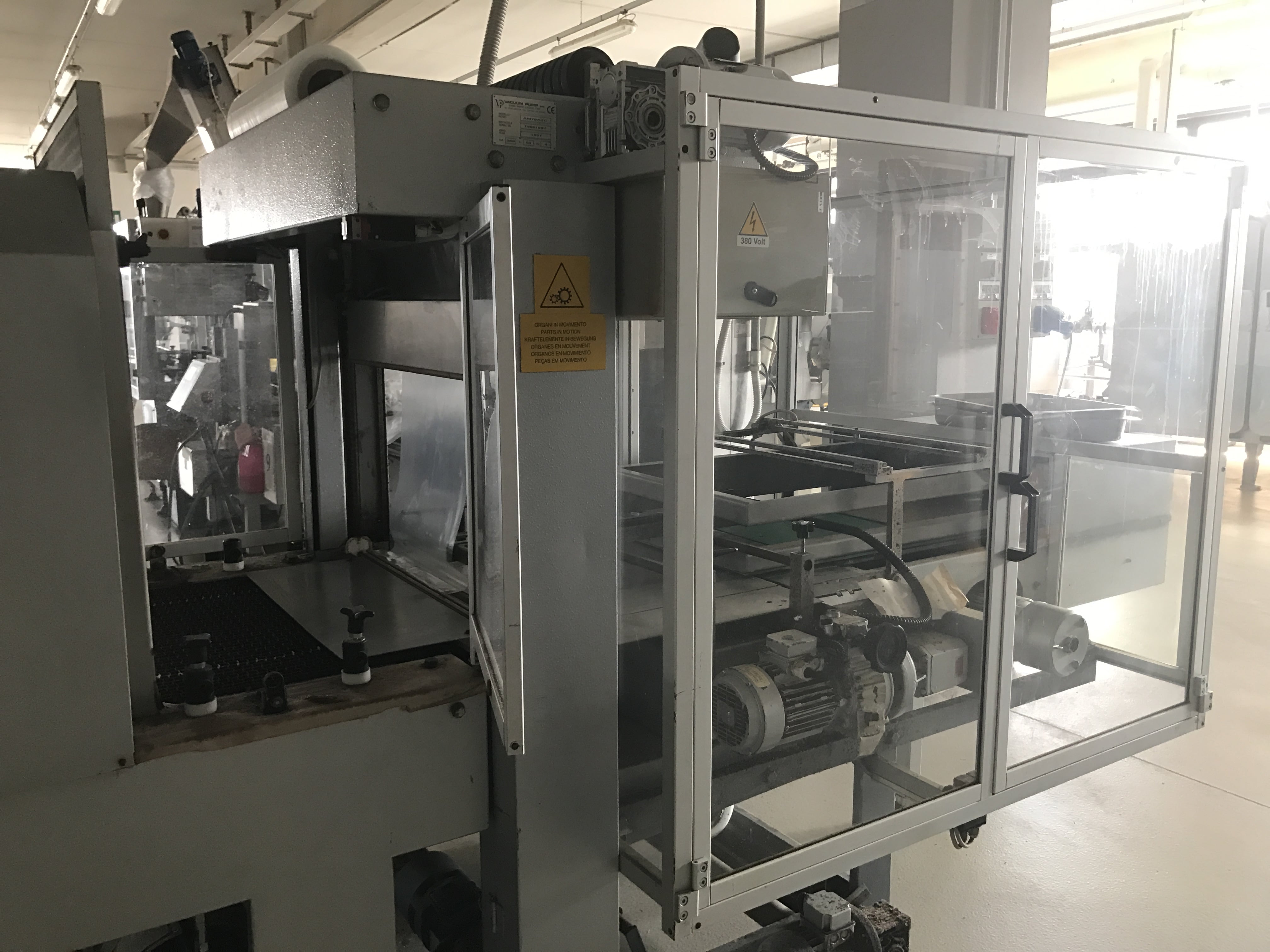 VAACUM PUMP TU70/150  1997