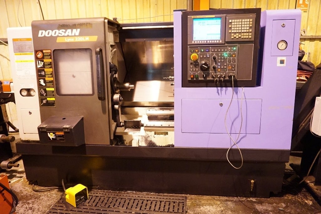 DOOSAN Lynx 220LM  2008