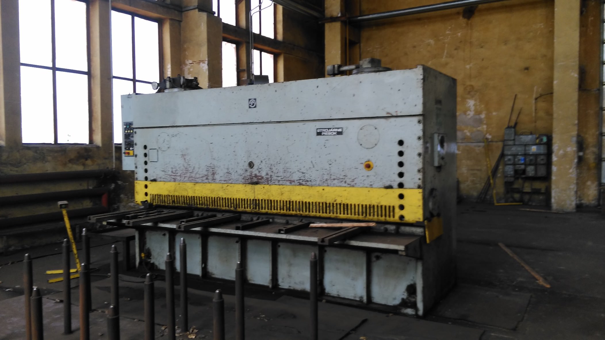 STROJARNE PIESOK CNTA 3150/16A  1990