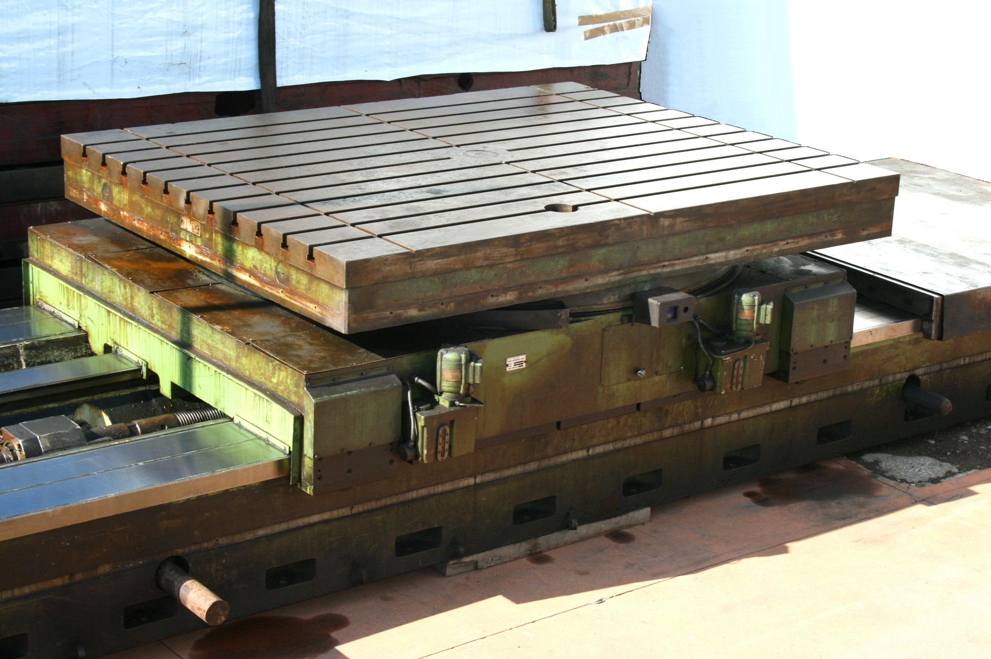 TAVOLA GIREVOLE 40 T. - TRAS. 3.550 - ASSE B 40 ton. 