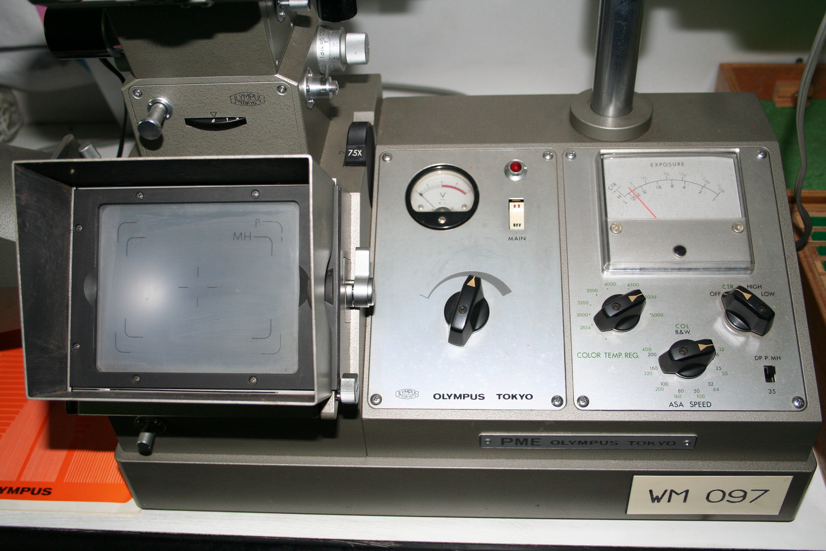 OLYMPUS PME  1990
