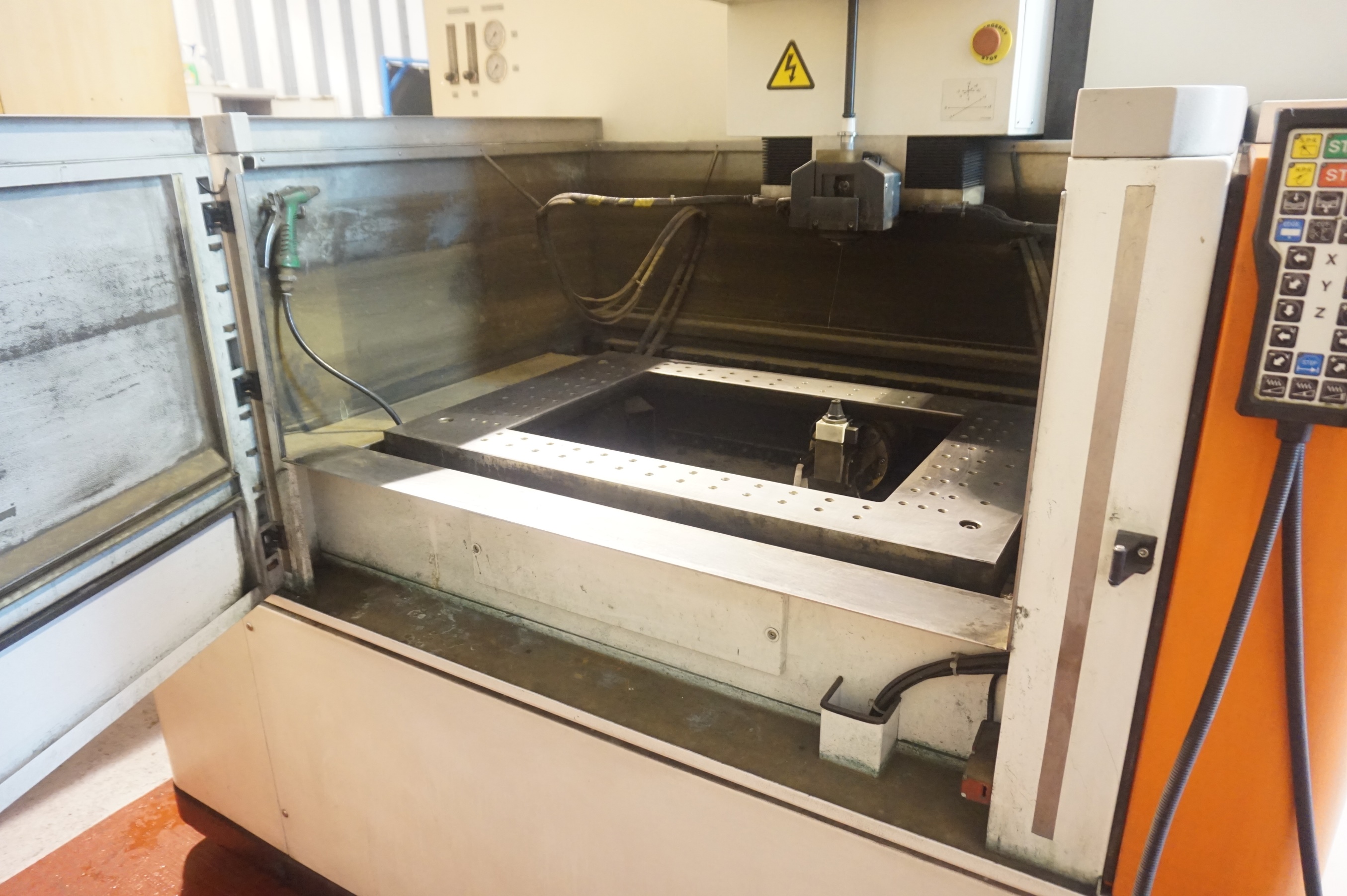 GF AGIE Charmilles Cut 30  2008