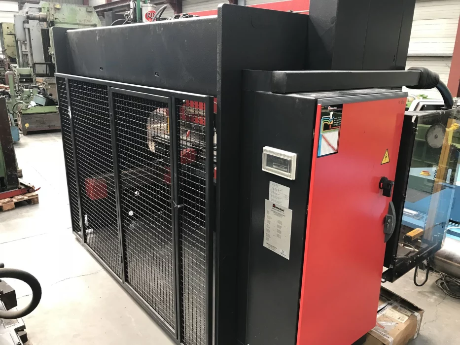 AMADA HFE100-3  2006