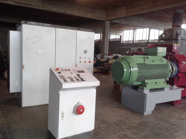 AUTOMATIC PLASTIC COMPACTOR-DRYER 