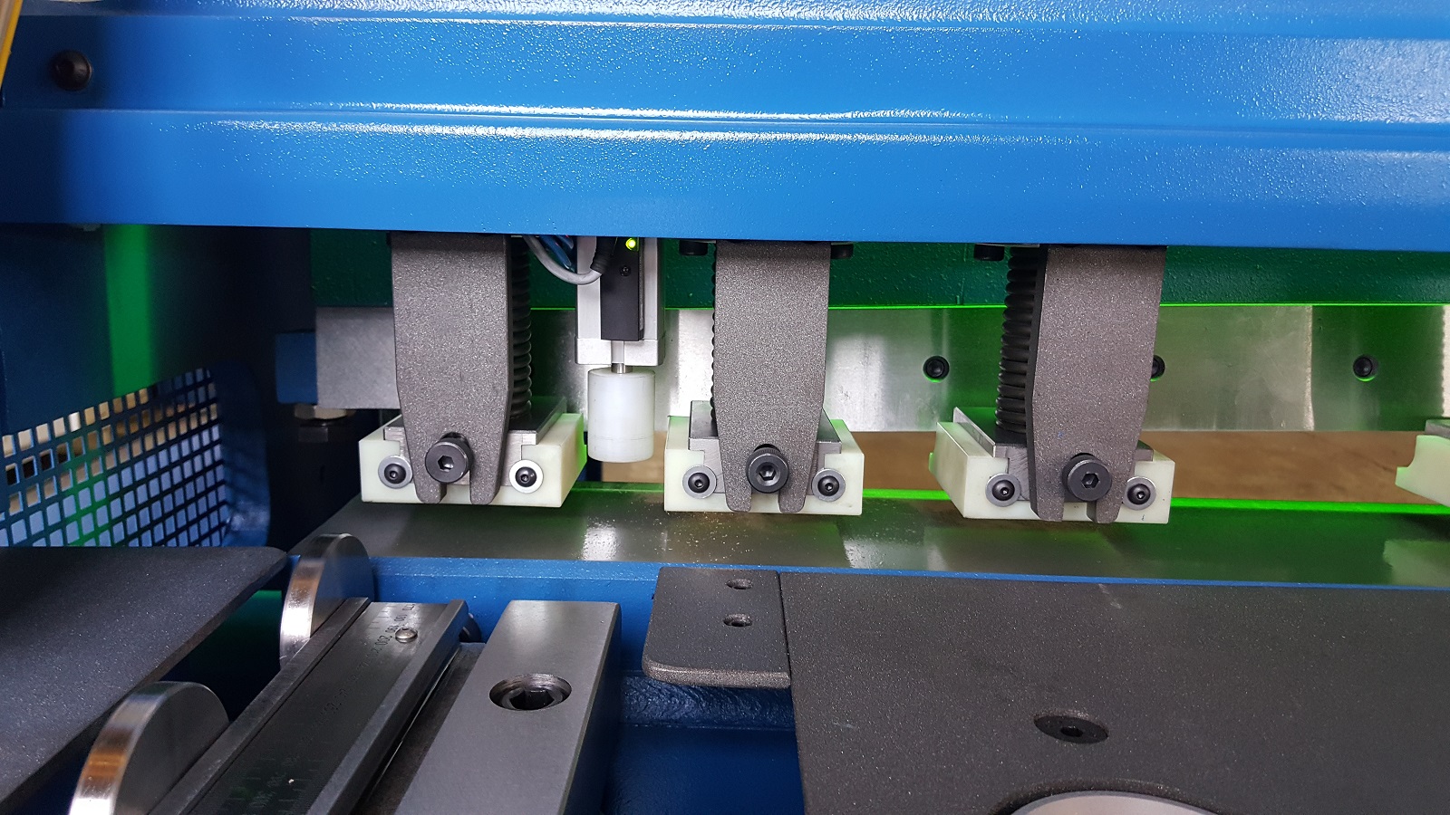 BOSCHERT GIZELIS GCUT 3006  2019