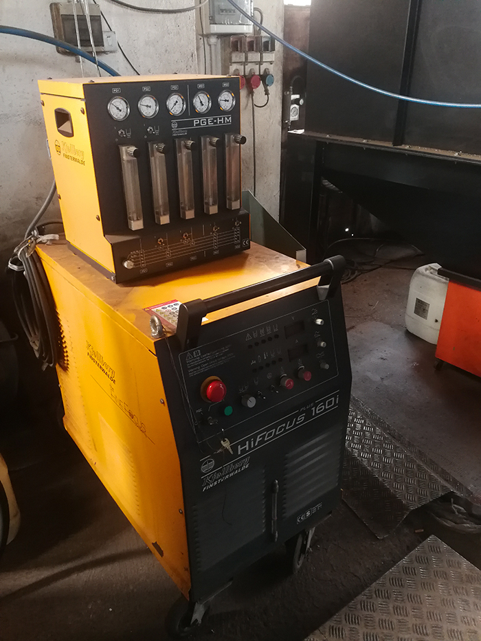 CUT METAL TYPE HD  2009