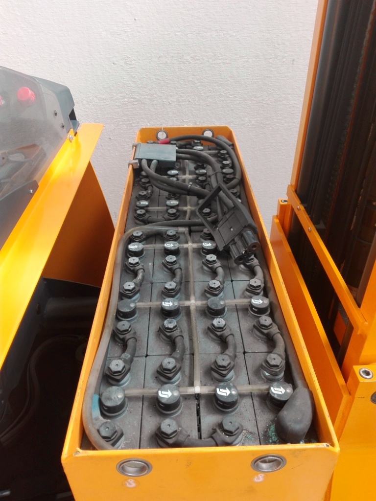 JUNGHEINRICH ETV 325  2011