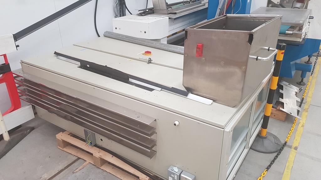 PACKING MACHINE  