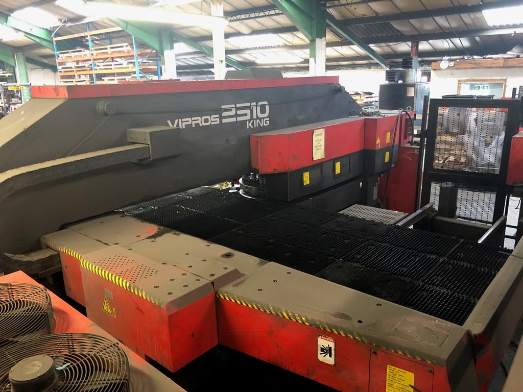 AMADA Vipros 2510 King  2000