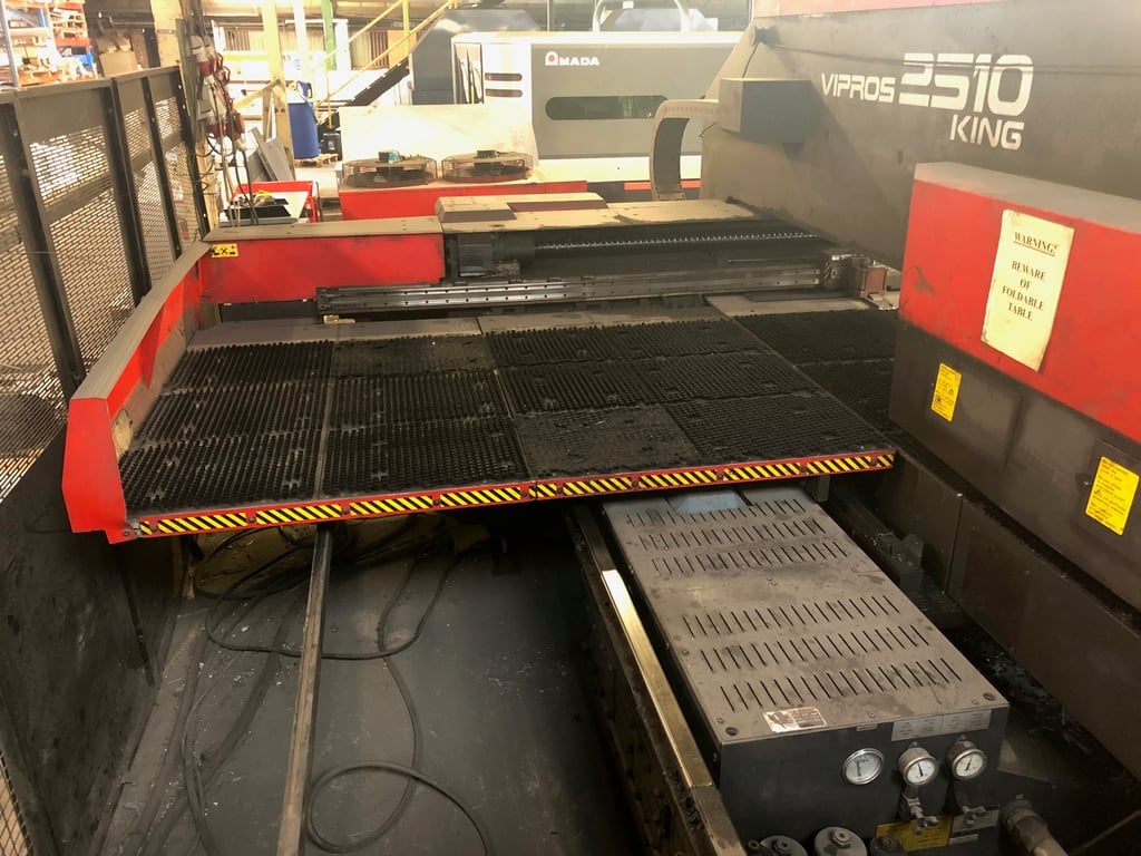 AMADA Vipros 2510 King  2000