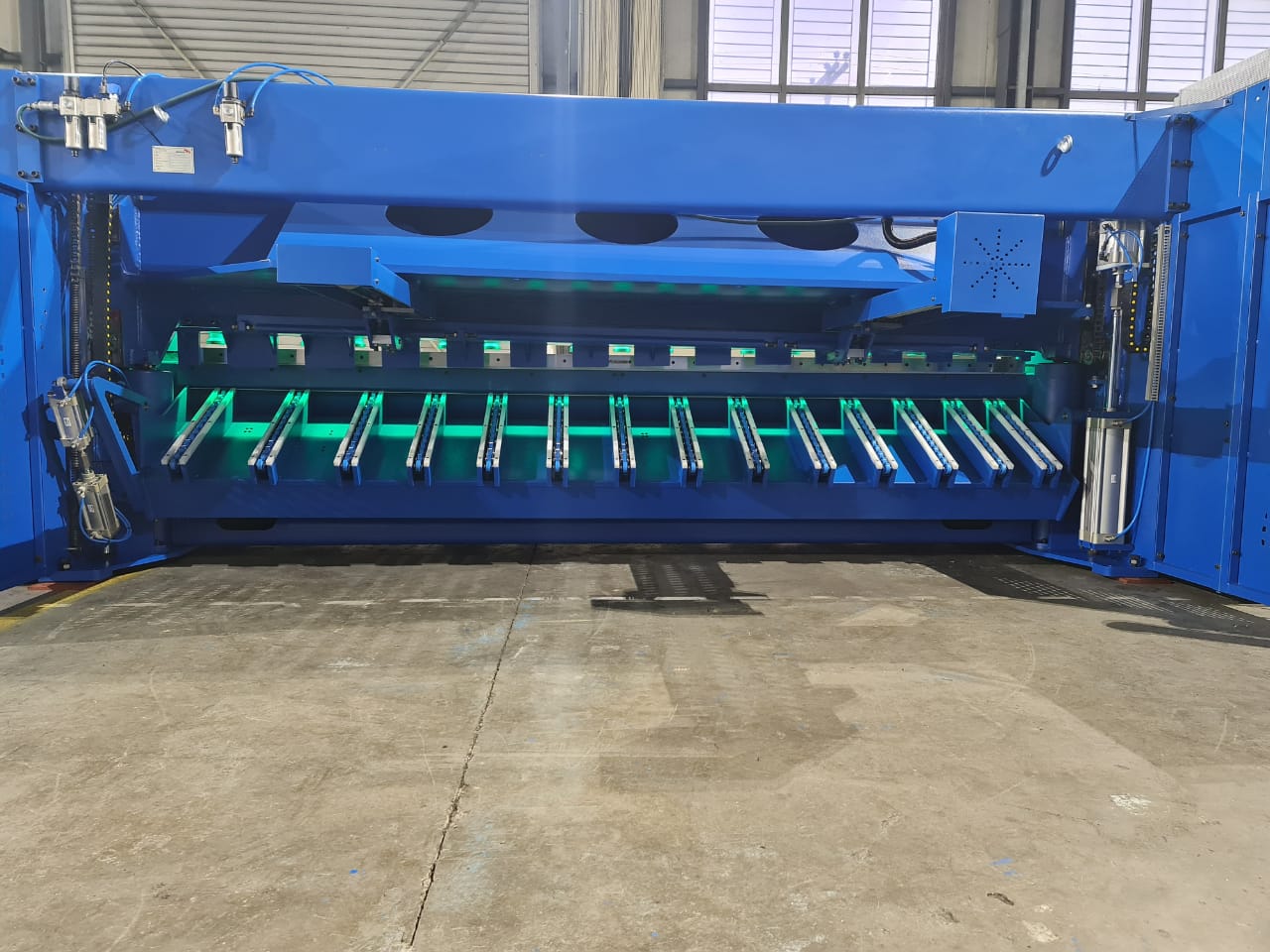 BOSCHERT GIZELIS ELECTROCUT 3006  2020