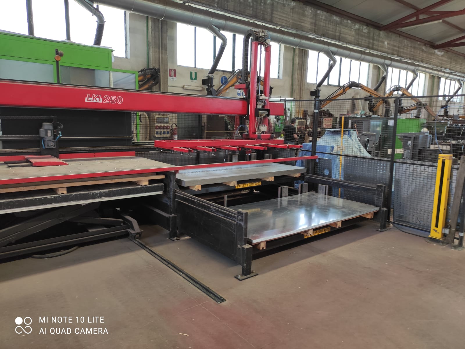 AMADA VIPROS QUEEN 358 1270X2000  2001