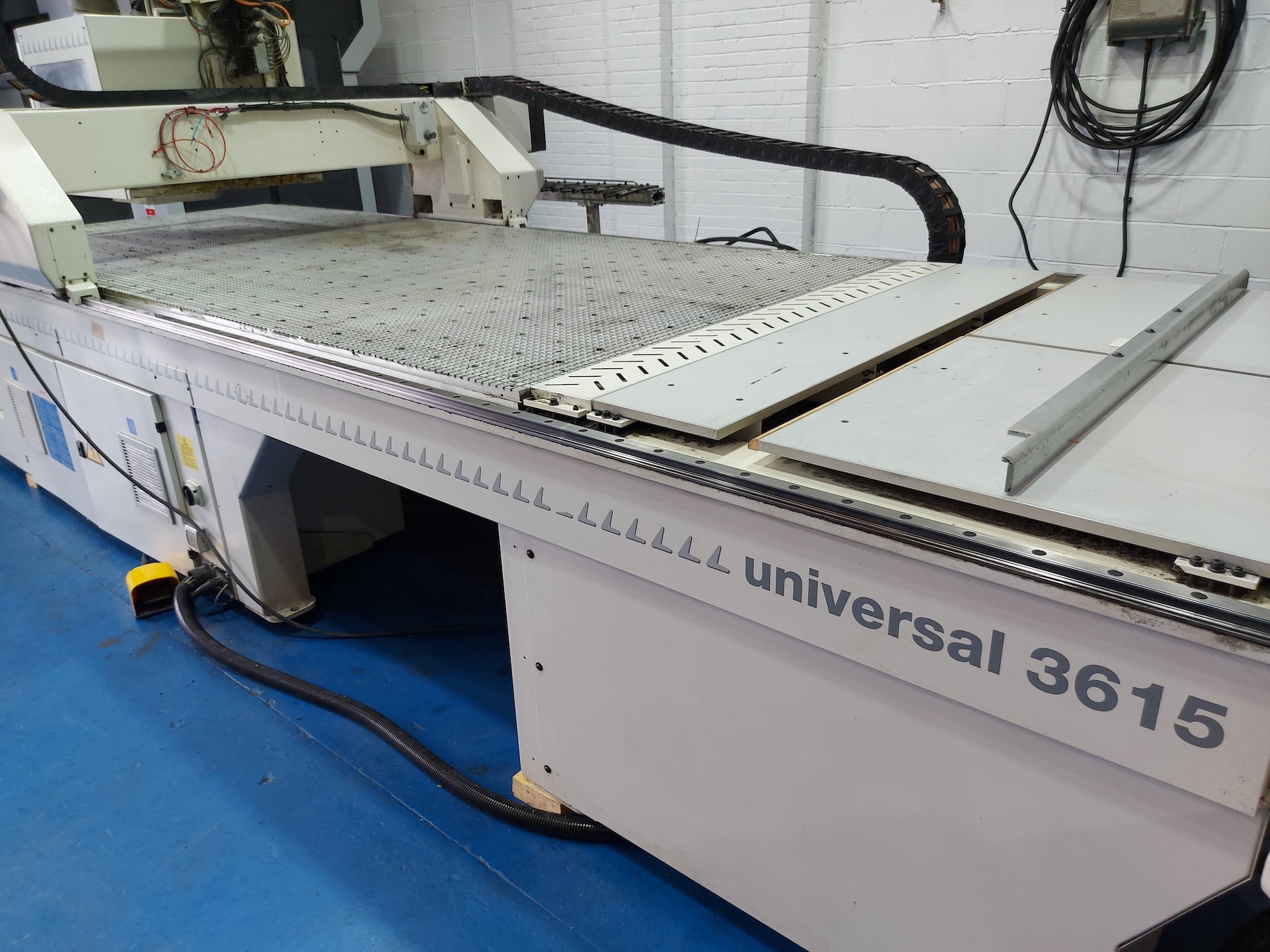 MOBIDELLI Universal 3615 NC  2011