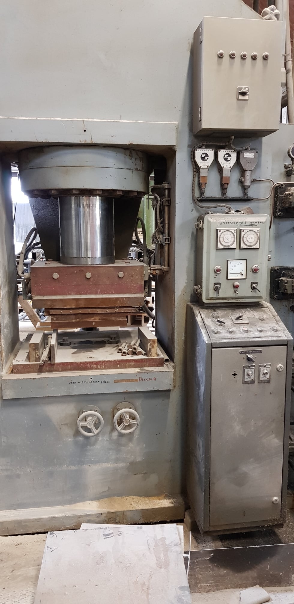 PAGNOTTA TERMOMECCANICA 250 tons 