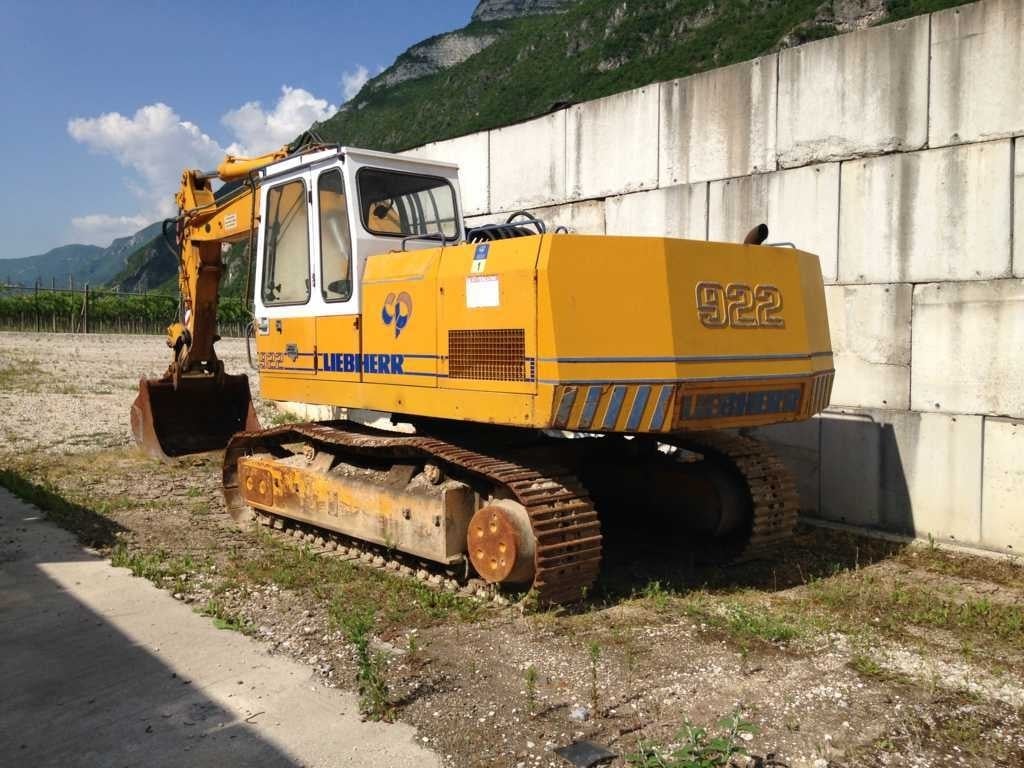 LIEBHERR ESCAVATORE CINGOLATO LIEBHERR 922 HDS 