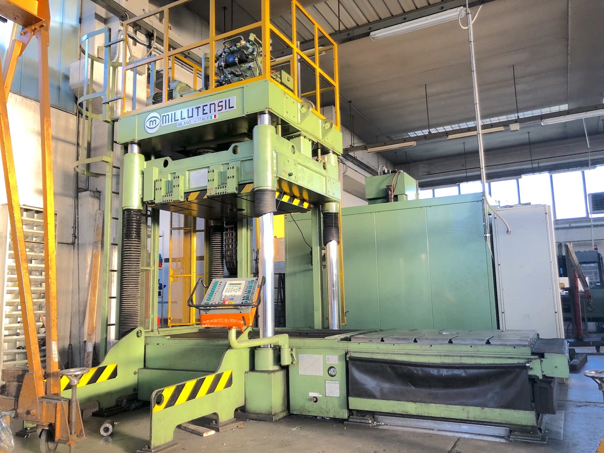 MILLUTENSIL mil123  1995