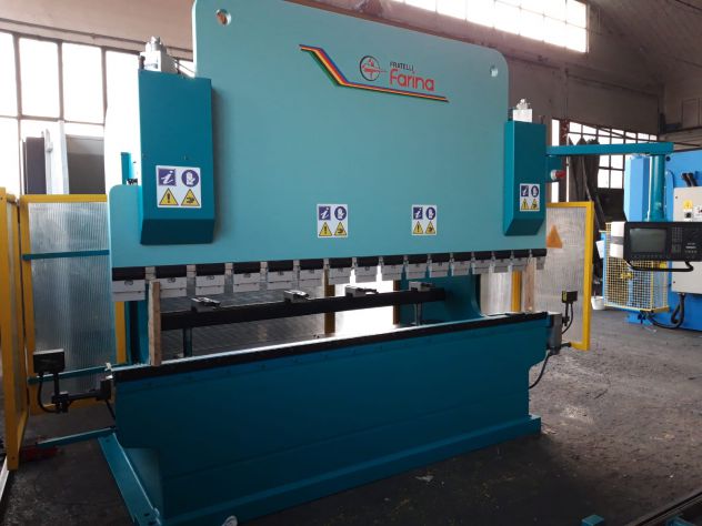 FARINA 3000 x 130 ton  2006