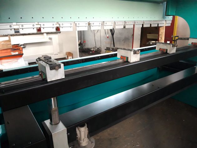 FARINA 3000 x 130 ton  2006