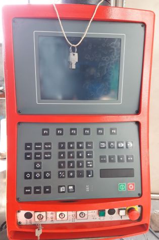 BEYELER 3100 x 150 ton 