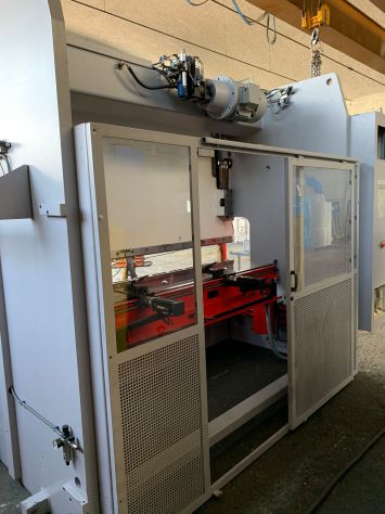 BEYELER 3100 x 150 ton 