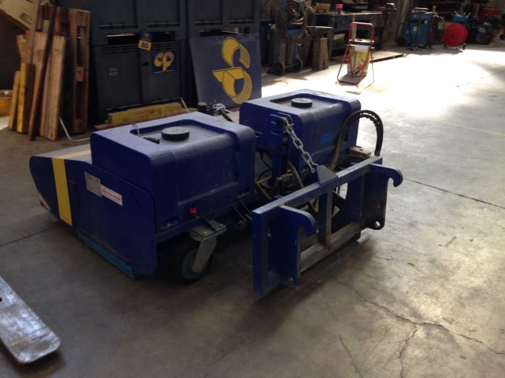 Immagine dettaglio del prodotto - ATTREZZI VARI PER CANTIERE EDILE 