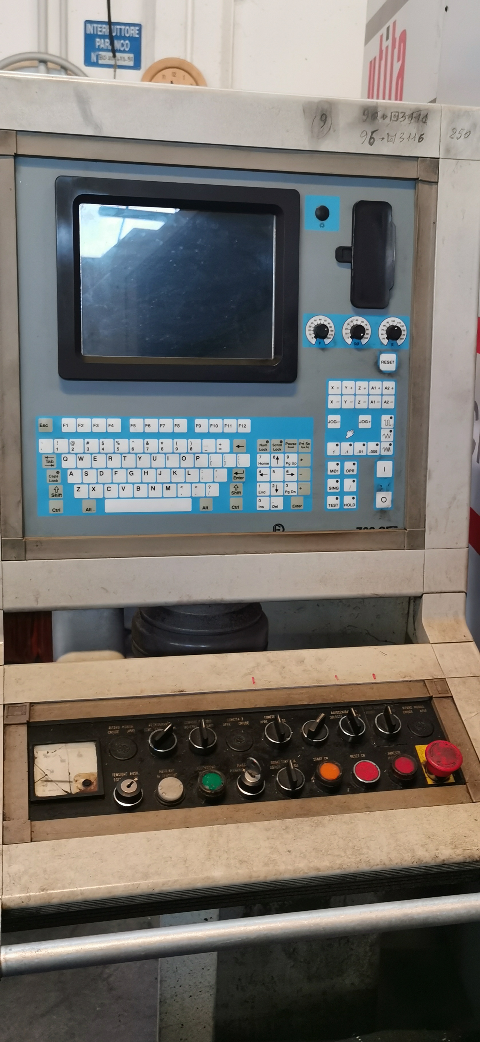 UTITA T350 CNC X2600  2002