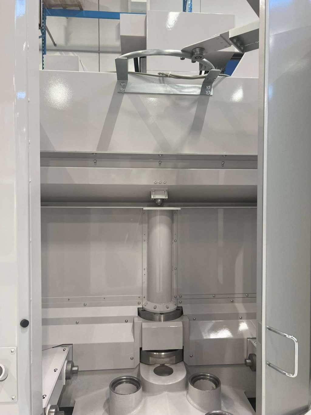 OKUMA CENTRO DI LAVORO VERTICALE OKUMA MF-46VA 