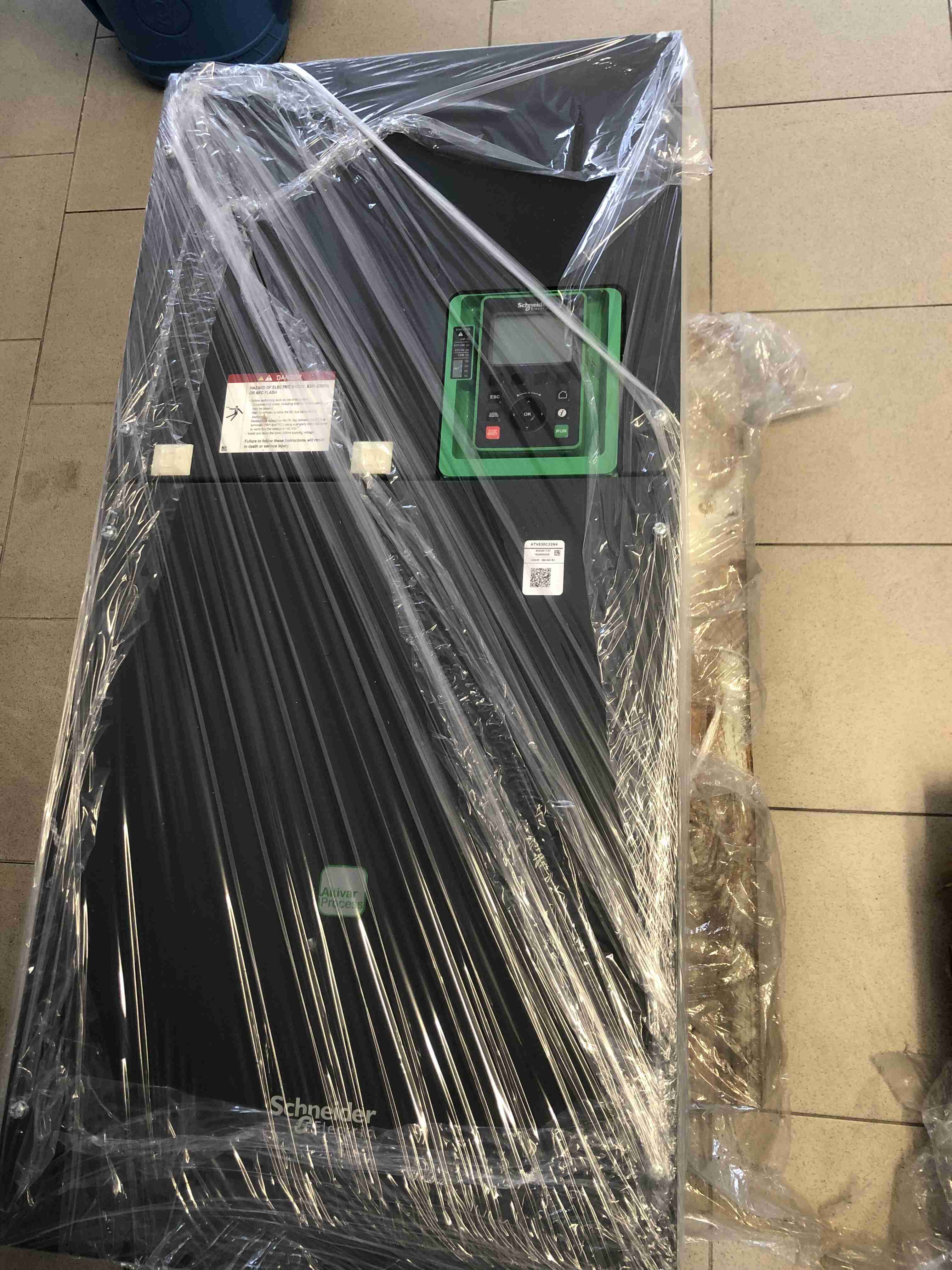 SCHNEIDER ELECTRIC INVERTER 220 KW - ATV630C22N4  2019