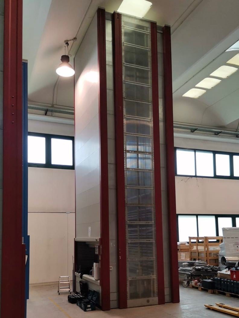 KARDEX NR. 01 MAGAZZINO VERTICALE KARDEX MOD. XP500-ALT. 8,3 M 