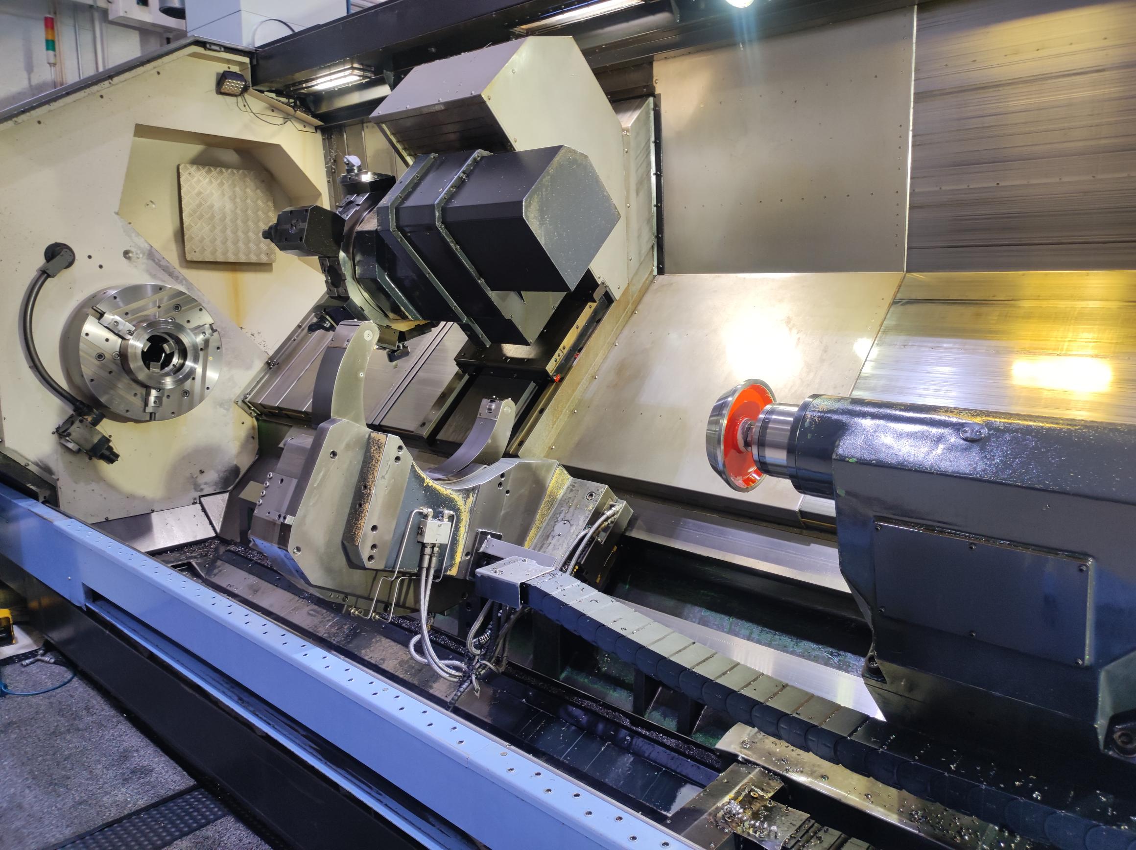 DOOSAN Puma 700 XLY  2011