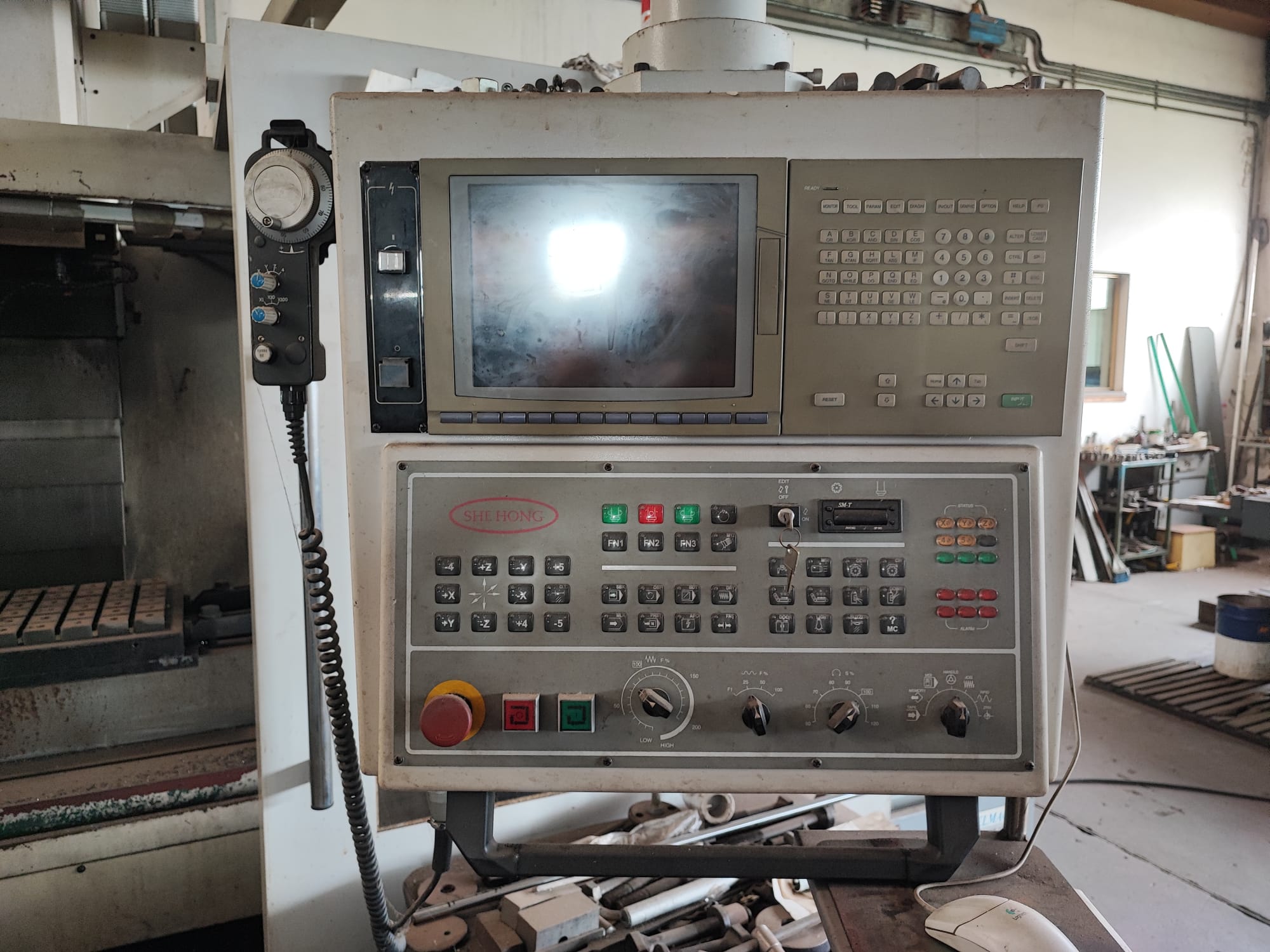 SHE HONG VMC 1600A  2001