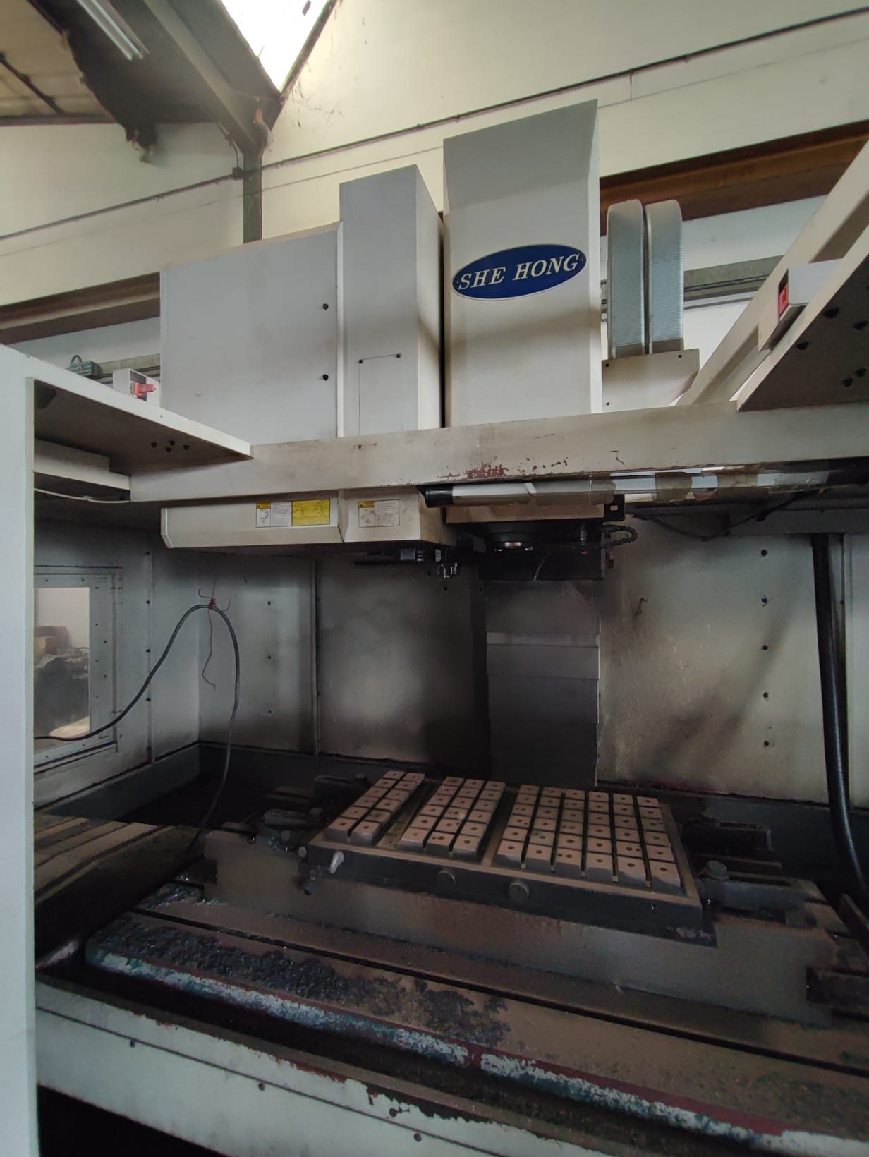 SHE HONG VMC 1600A  2001