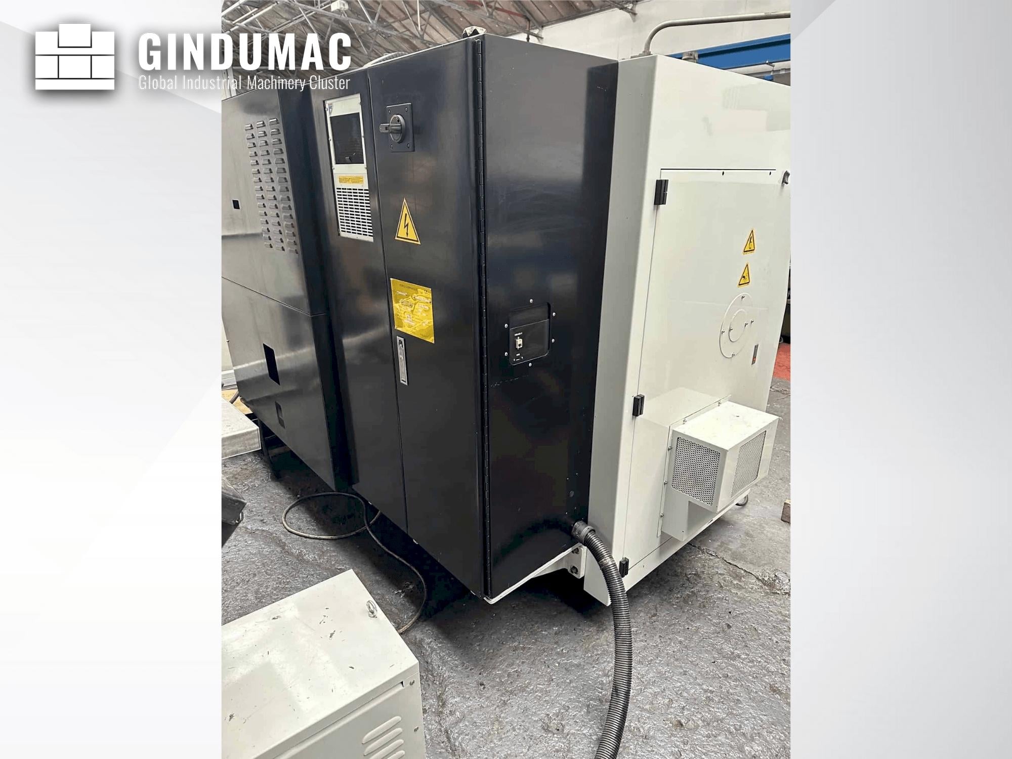 HURCO TM8  2011