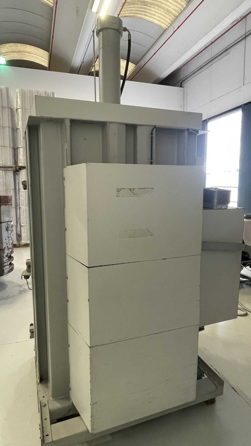 HSM PRESSA IMBALLATRICE VERTICALE HSM MOD. VL 500.2 