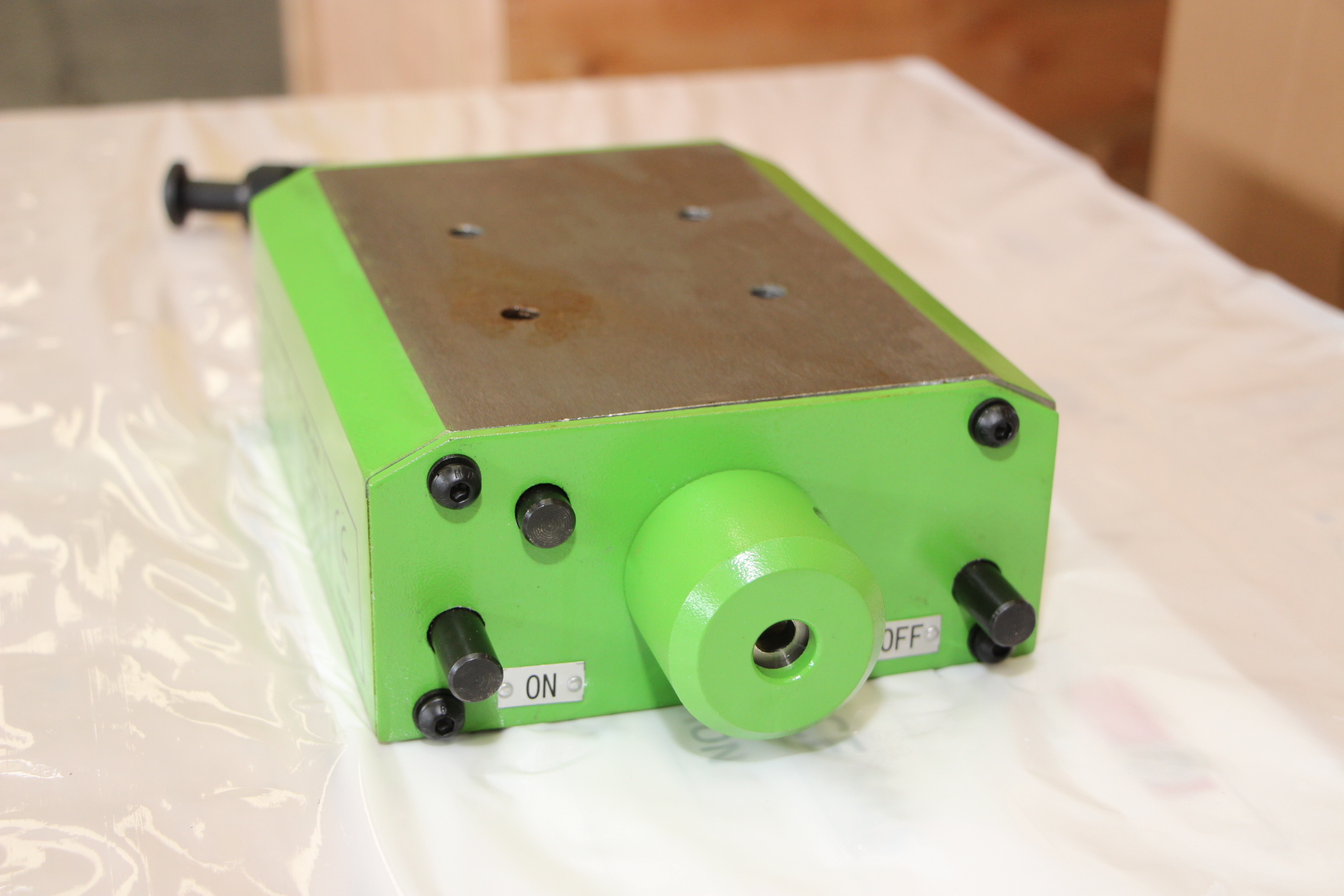 Freutek ATT0041 - Piano magnetico 600Kg  2025