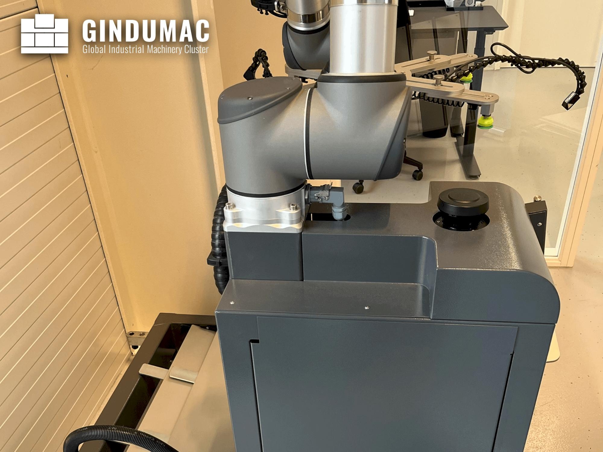 UNIVERSAL ROBOTS UR10  2015