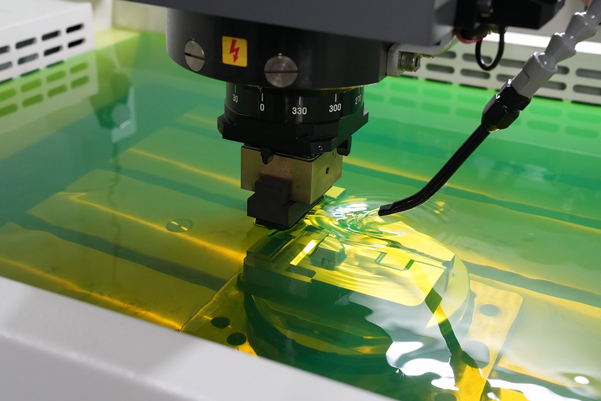 EDGE3i: Makino's best-selling die-sinking EDM